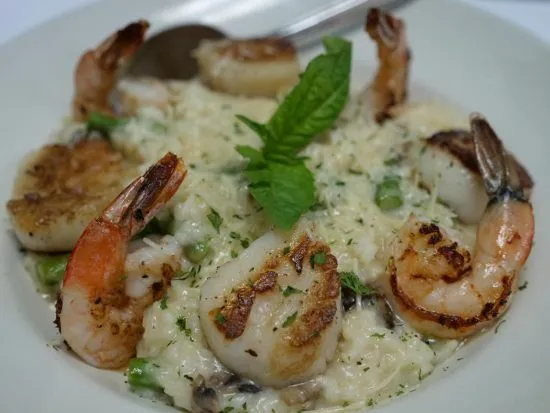 Shrimp and Scallop Risotto: A Seafood Lover’s Dream