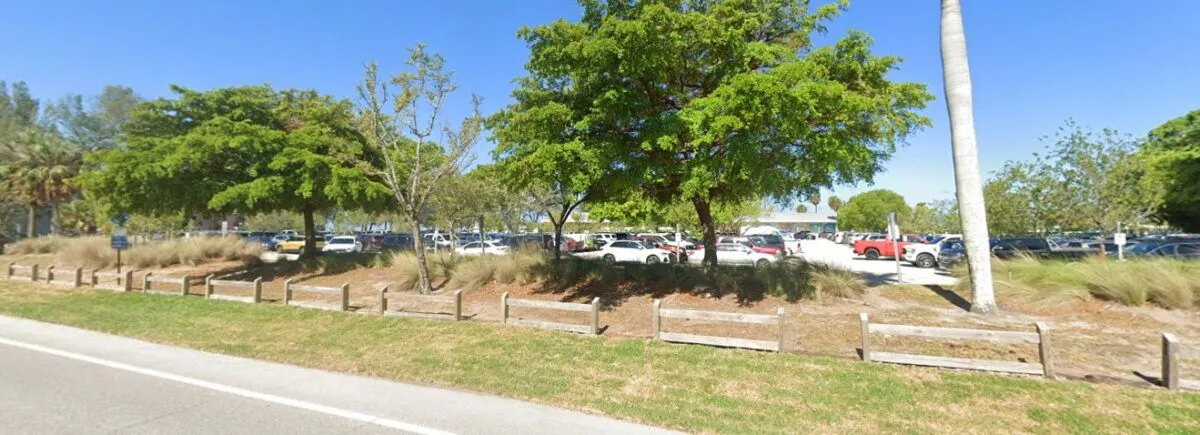manatee public beach