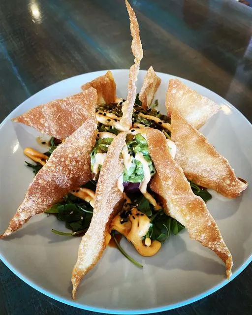 Get Your Seafood Fix in Holmes Beach at Hurricane Hanks